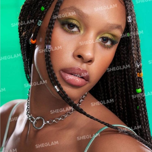 The Powerpuff Girls X SHEGLAM The Professor's Girls Palette-Toughest Fighter - Picture 3 of 5